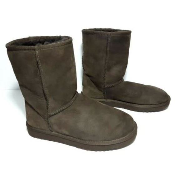 UGG Shoes - UGG Boots Womens Sz W7 Brown Classic Short EUC